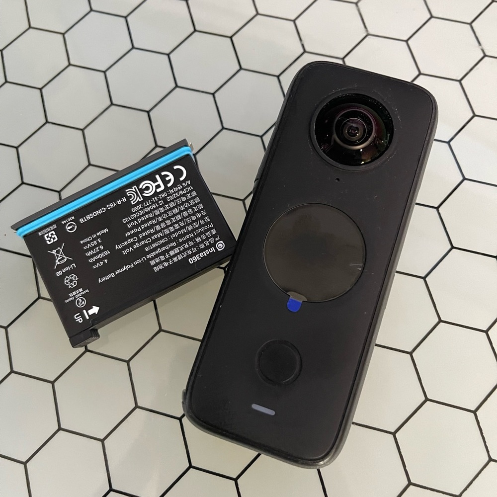 Insta360 One X2